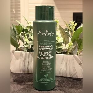๐ B160 - SheaMoisture Men Refreshing Body Wash